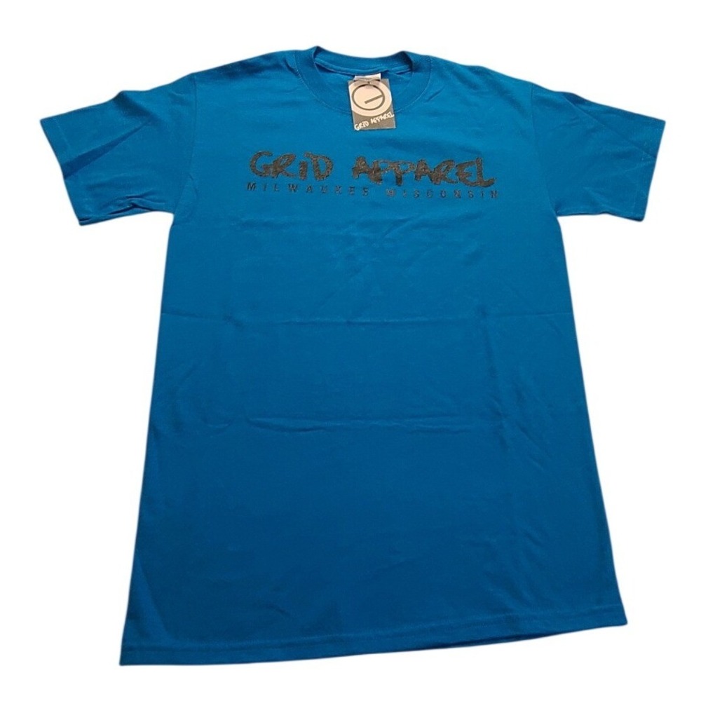 Gildan Ultra Cotton Grid Apparel Milwaukee Wisconsin Blue T-Shirt Size S NWT
